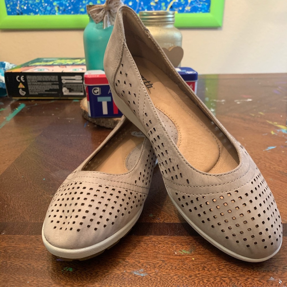 Earth brand wedges
